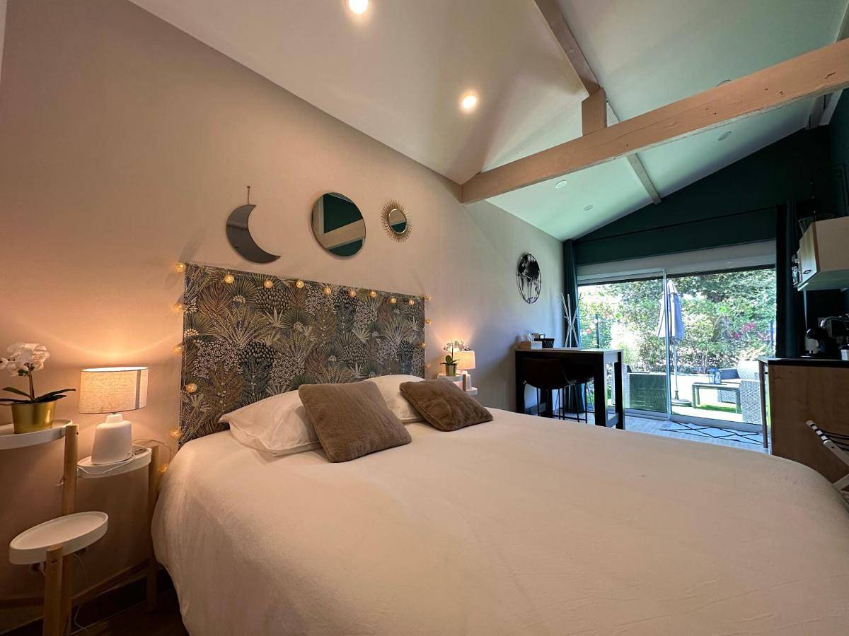 Double Room with Spa Bath in Château-Arnoux-Saint-Auban, Région de Forcalquier