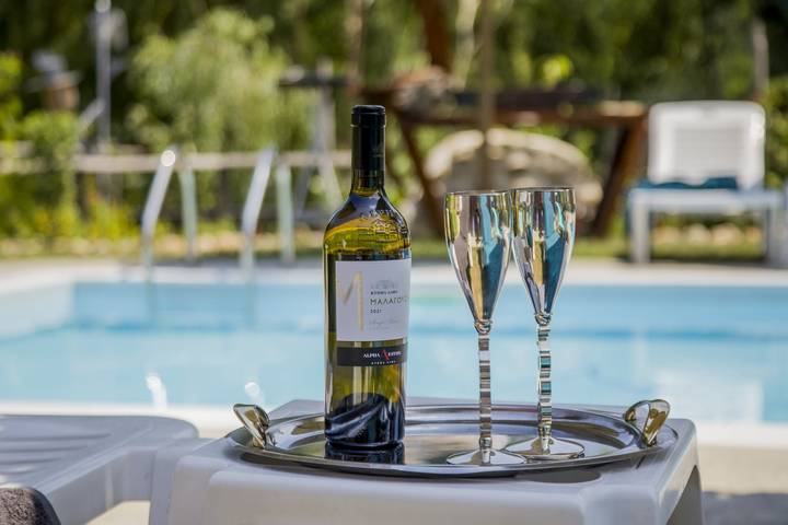 Alexander Aqua Oasis  - Poolside Garden Getaway in Serres e dintorni