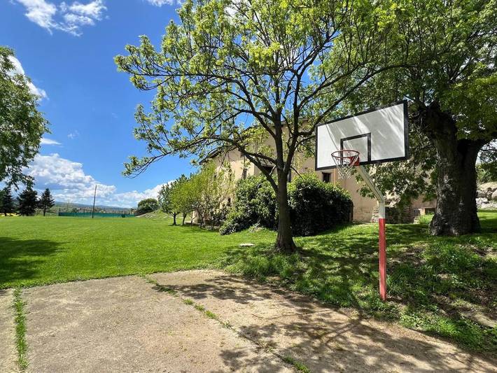 Casa rural para 15 personas, con piscina además de vistas y jardín, Se admiten mascotas en Osona - 4