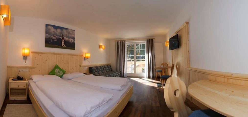 Hôtel pour 2 personnes, avec piscine ainsi que sauna et jardin à Villabassa - 2