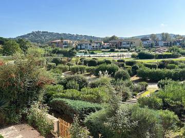 Ferienwohnung für 4 Personen, mit Pool und Terrasse in Gassin