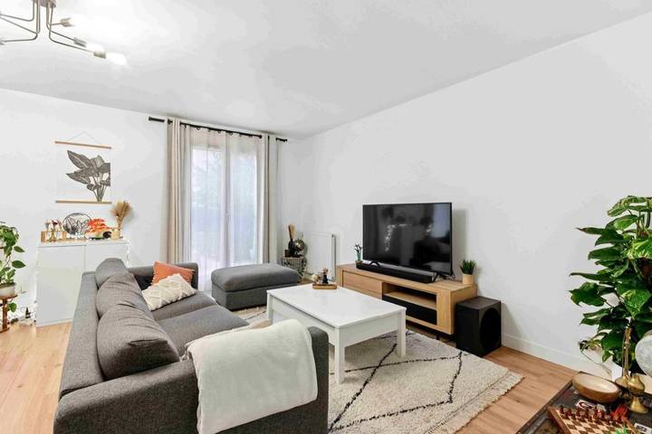 Gîte pour 6 personnes, avec jardin à Pontault-Combault - 2