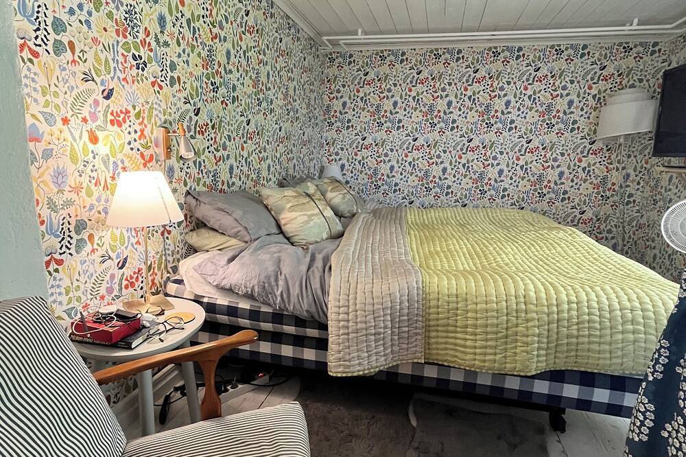 Gränna Grandeur: Stay in Style in Jönköping, Vättern