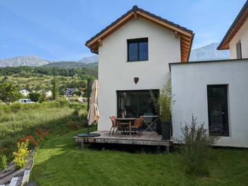 Gîte pour 2 personnes, avec jardin et terrasse à Chorges