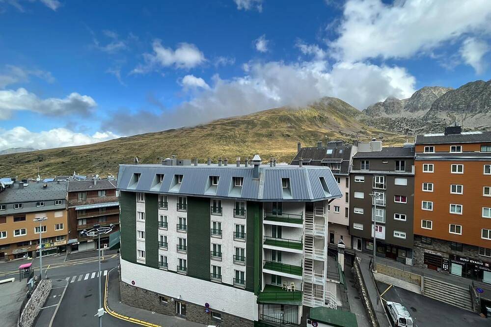 Entire apartment, Apartaments Moblats Pas - studio  2/3 pers in Pas de la Casa, Grandvalira
