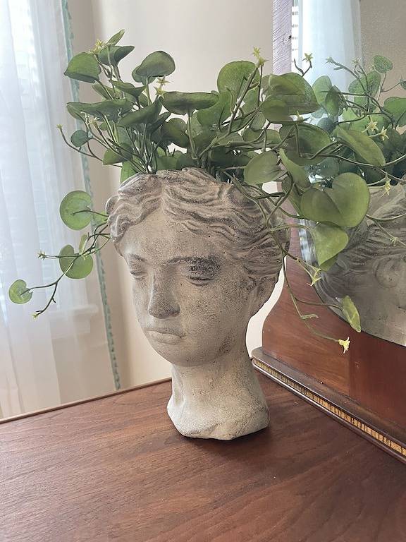 2-bedroom villa minutes from Carytown, Vcu, Uofr, & Richmond Convention Center in Richmond, Virginia