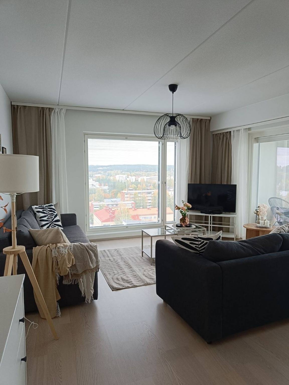 Ganze Wohnung, New 13th Floor 2Br Apt in Centre | Hot Tub & Sauna in Kantakaupunki, Jyväskylä