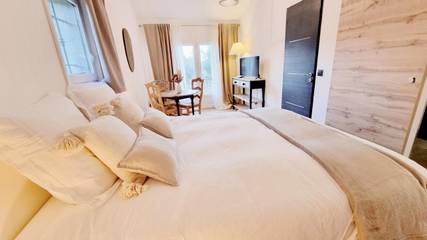 Chambre d’hôte pour 4 personnes, avec jardin et piscine à Pierrevert