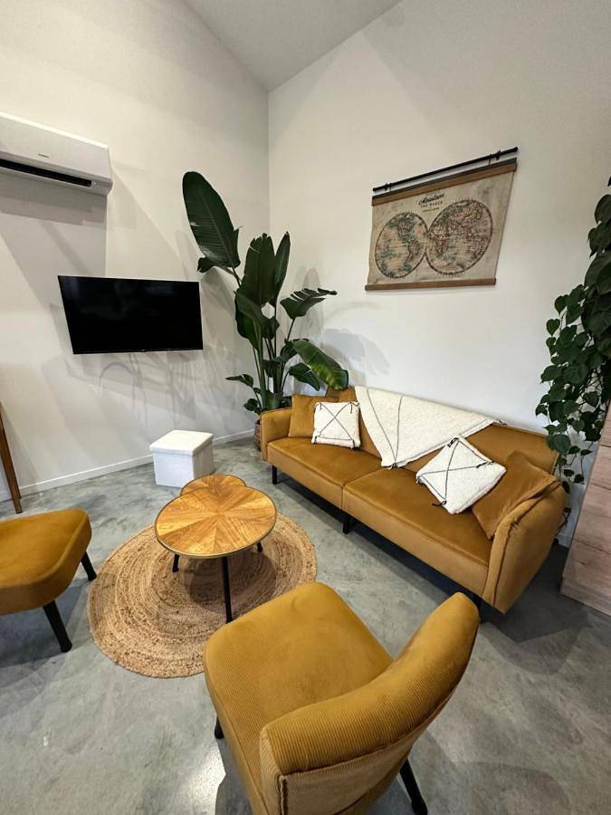 Two-Bedroom House in Gondrin, Gers