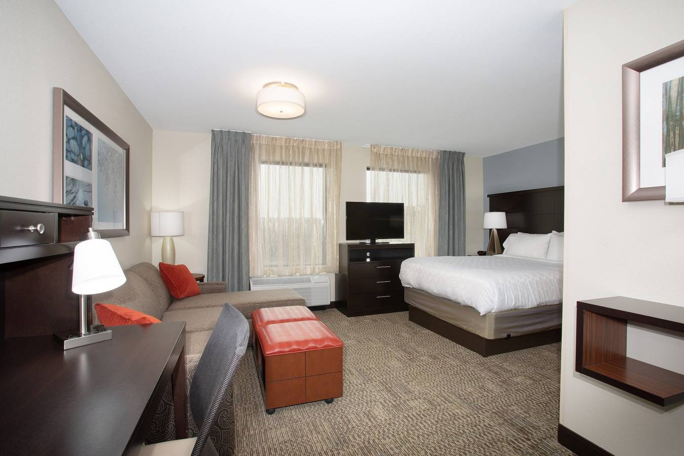 Entire studio, Staybridge Suites Denver South - Highlands Ranch in Highlands Ranch, Arapahoe County