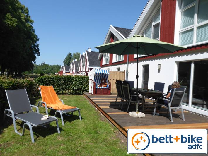 Ferienhaus für 8 Personen, mit Whirlpool und Terrasse sowie Garten und Sauna