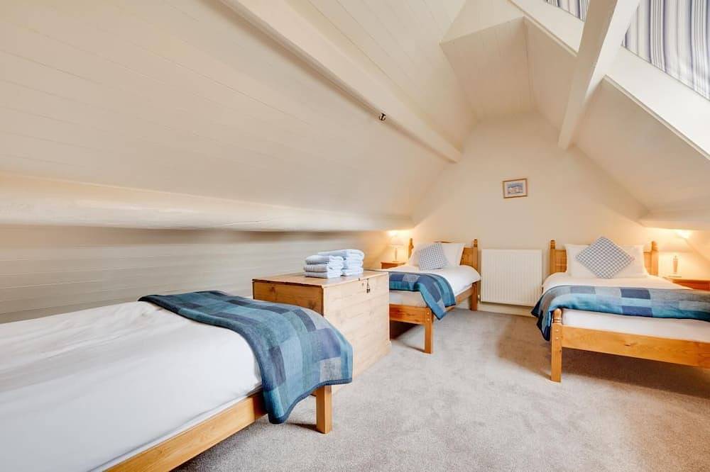 2 Bed in Whitby (oc-r579) in Robin Hood's Bay, North York Moors National Park