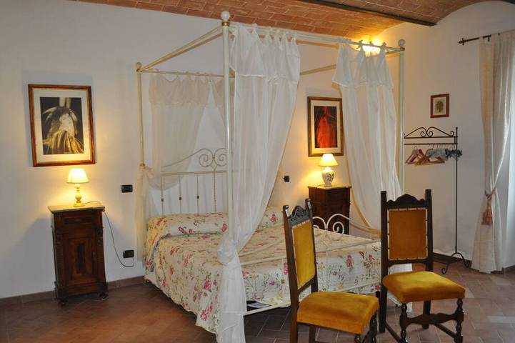 Location de vacances pour 12 personnes, avec jardin à Radicondoli - 2