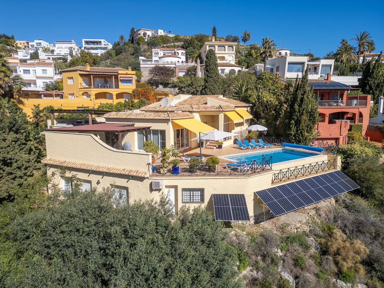 Villa 'Aura' con vistas al mar, Wi-Fi y aire acondicionado in Salobreña, Costa Tropical