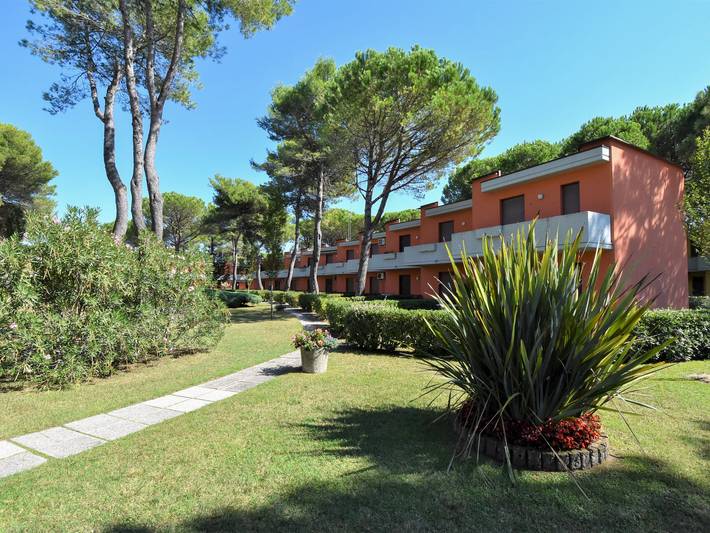 Ferienwohnung für 6 Personen, mit Balkon und Garten in Bibione