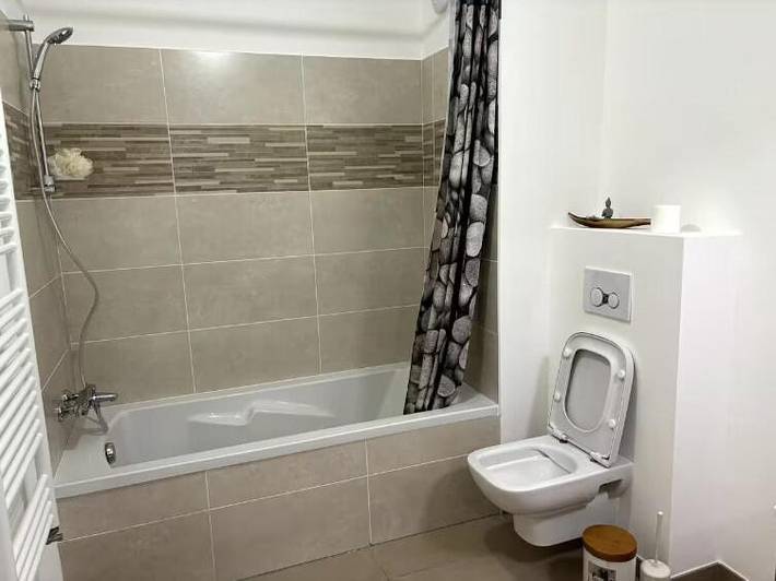 Gîte pour 2 personnes, avec balcon à Ville-la-Grand - 4