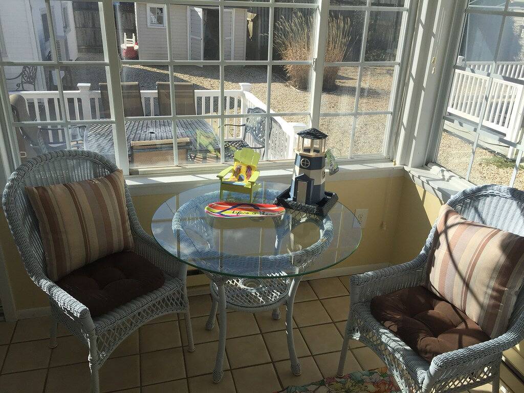 New Deco4Br Lavallette Haus, Schlafmöglichkeiten für 8, Os Shwr, A / C September / Herbst / Winterverfügbarkeit! in Toms River, Ocean County