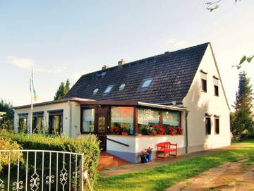 Ferienwohnung für 3 Personen, mit Garten, kinderfreundlich in Sundhagen