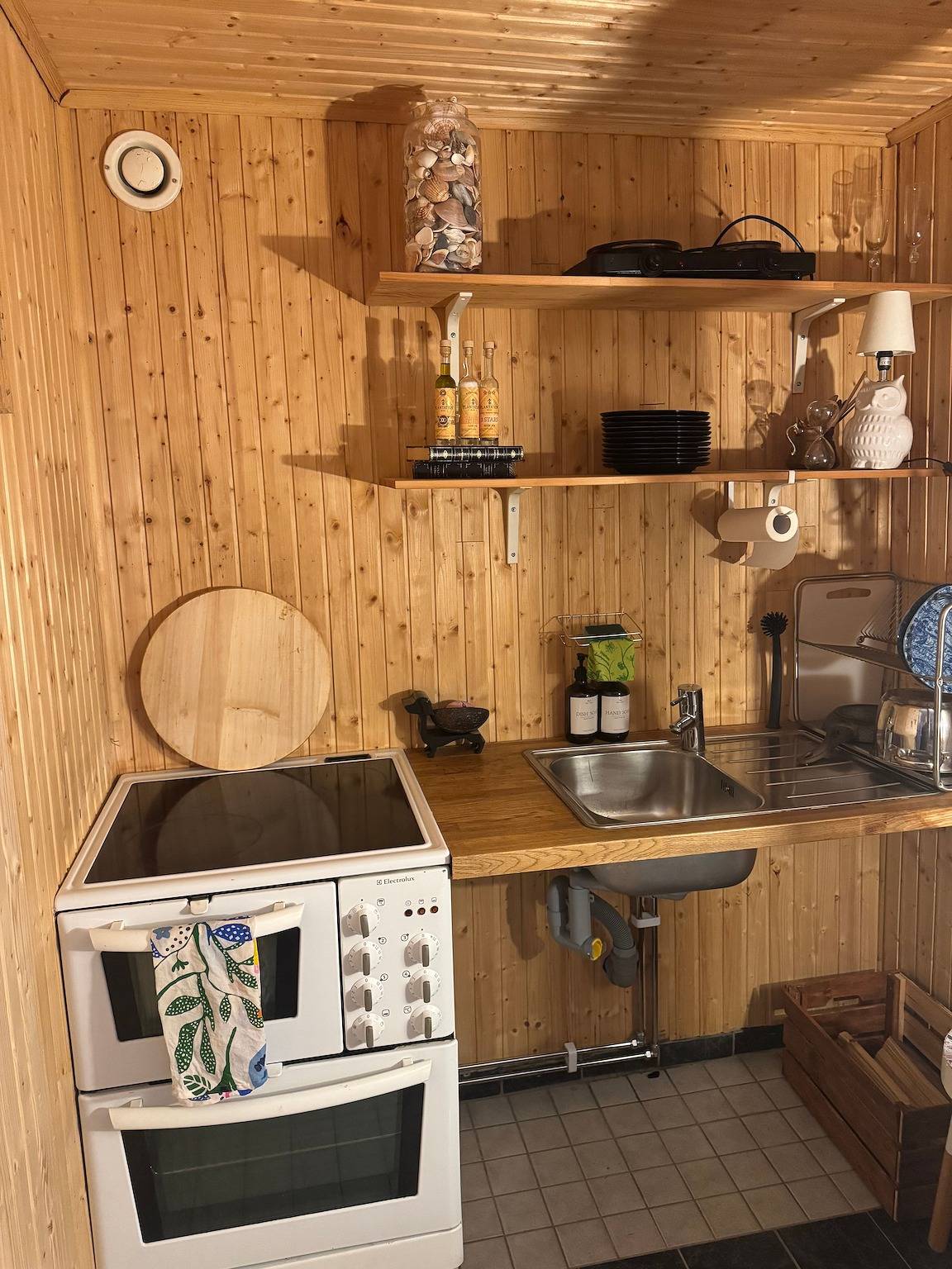 Winziges Haus in Enhörna in Mälaren