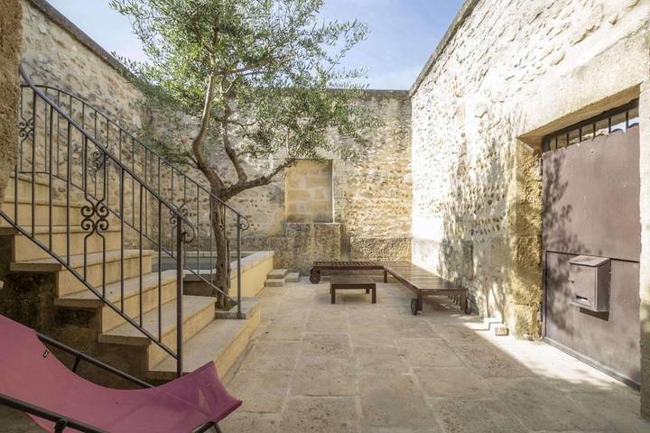 Location de vacances pour 6 personnes, avec terrasse ainsi que jardin et piscine à Saint-Hilaire-d'Ozilhan - 4