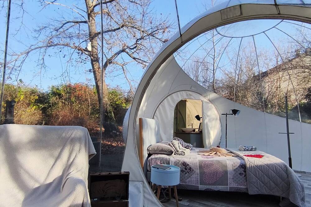 Maison bulle, jacuzzi, Au Calme Absolu in Lindry, Région d'Auxerre