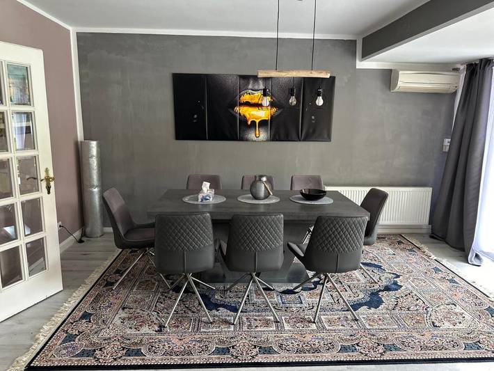 Ferienhaus für 10 Personen, mit Balkon und Garten in Bonn