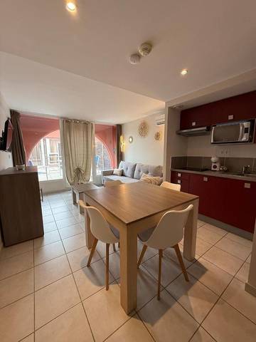 Gîte pour 4 personnes, avec terrasse et piscine dans Casino du Cap d'Agde
