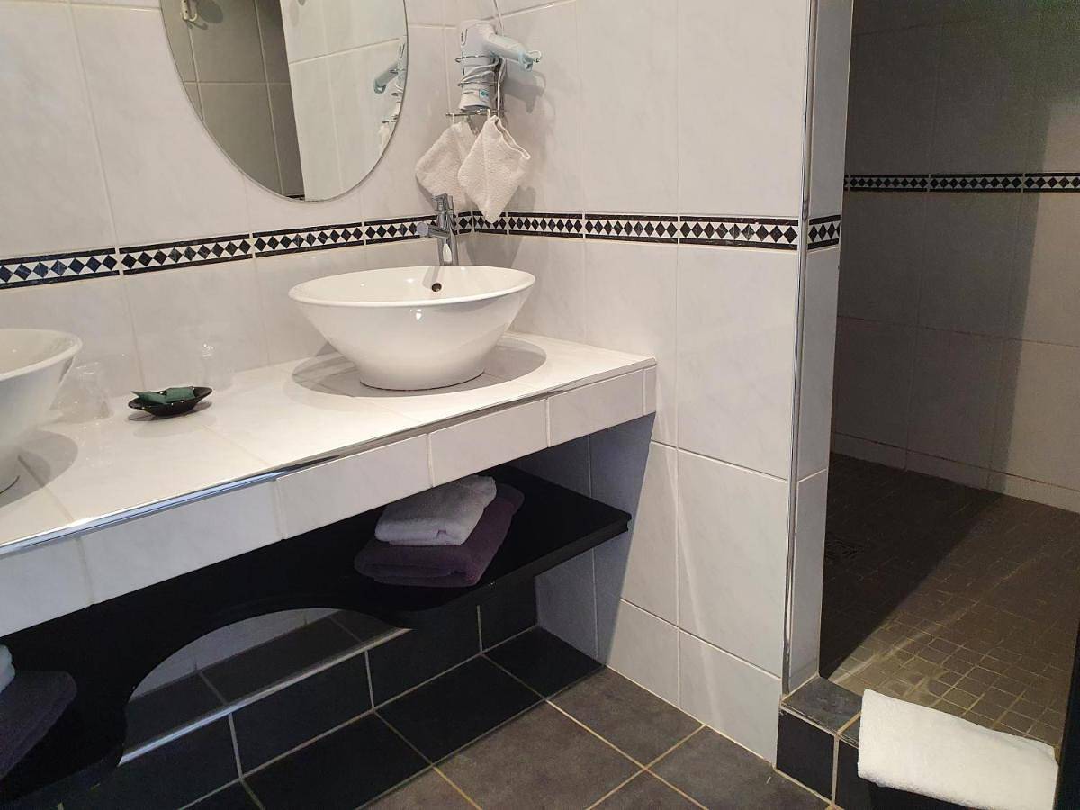 Standard Double Room in Surtainville, Côte de la Déroute
