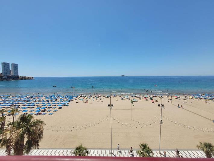 Villa pour 2 personnes, avec piscine ainsi que terrasse et vue, animaux acceptés à Benidorm - 3