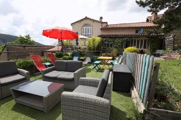 Chambre d’hôte pour 2 personnes, avec jacuzzi et jardin dans l' Aveyron