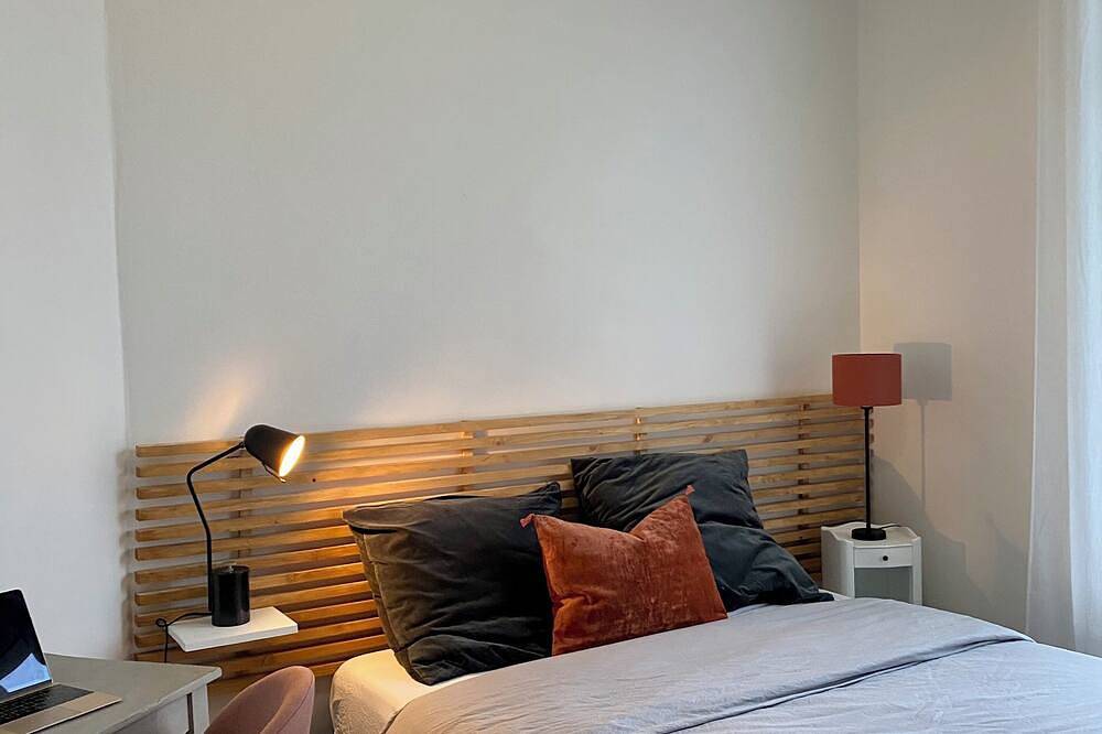 Entire apartment, Private cinema & Popcorn near Orly airport and Paris in Athis-Mons, Essonne