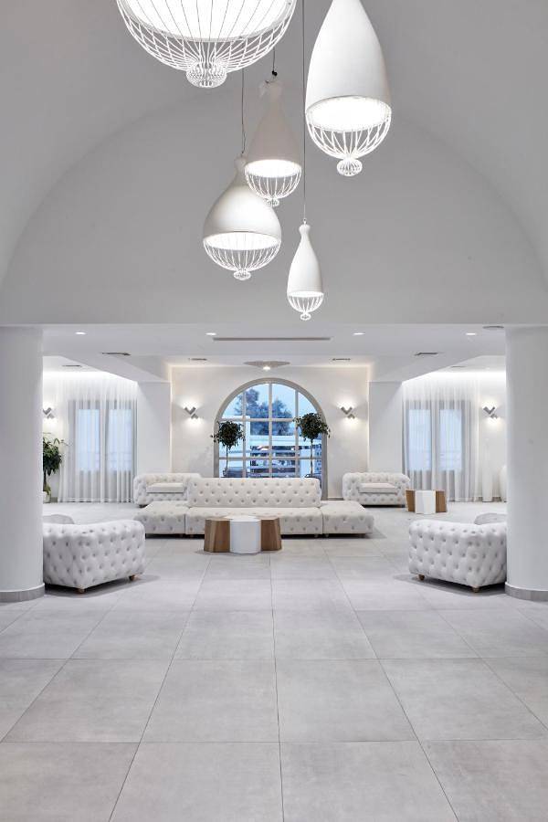 Costa Grand Resort & Spa in Kamari, Santorini