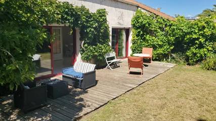 Gîte pour 8 personnes, avec jardin et terrasse dans Gare De Pornic