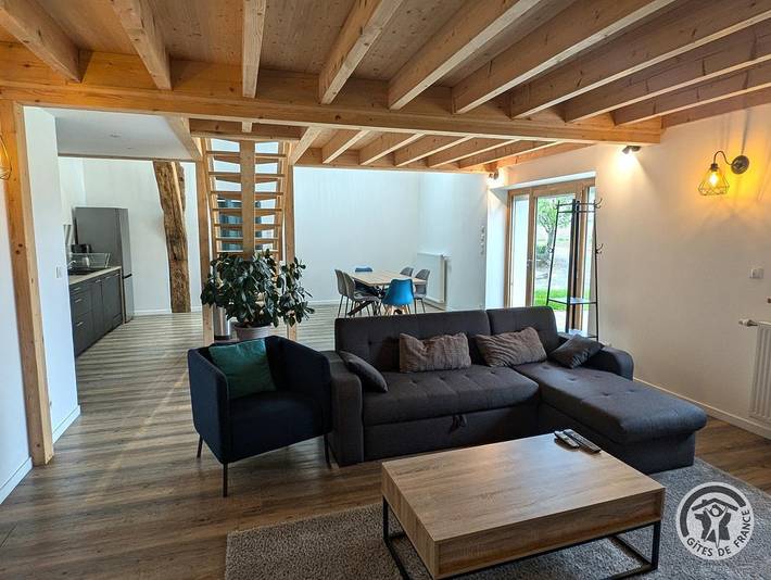 Gîte pour 6 personnes, avec Terrasse à Larajasse