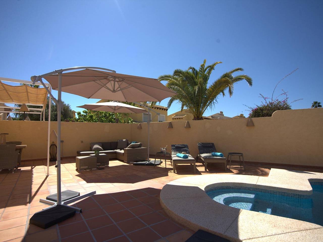 Casa moderna con piscina privada y aire acondicionado, cerca de playas de Benidorm in La Nucía, Costa Blanca