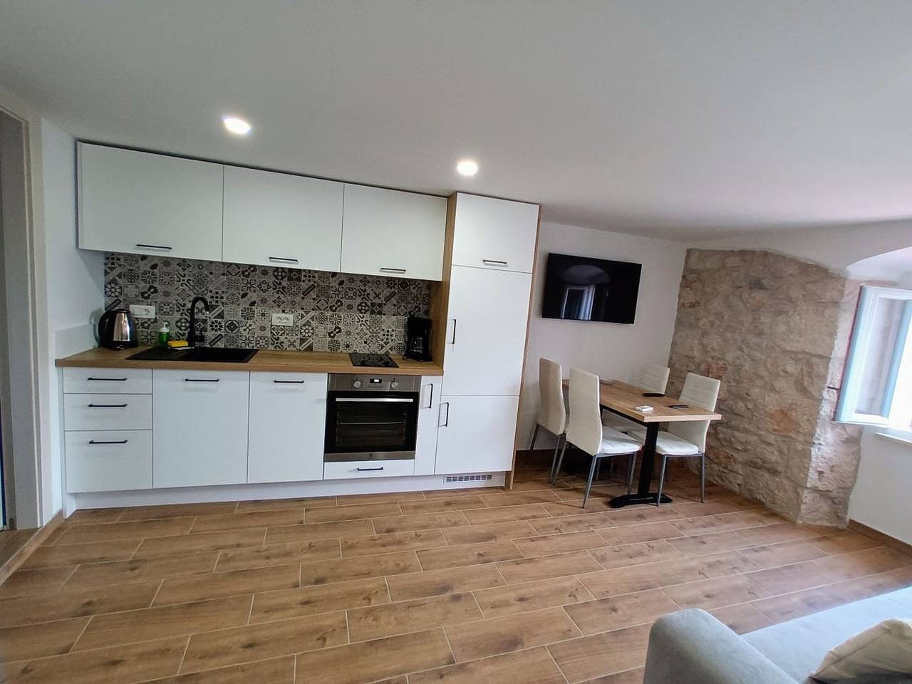 Entire apartment, Modern equipped apartment in the  center of Baška, near the sea in Baska, Krk