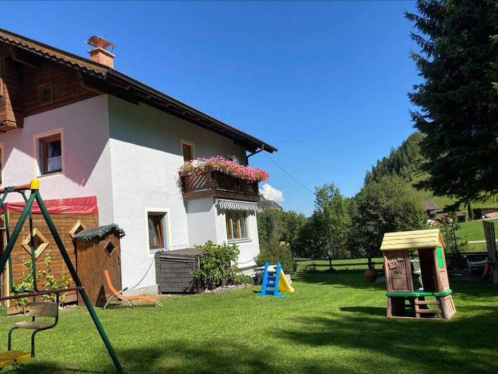 Ganze Wohnung, Geräumige Wohnung mit Balkon und Aussicht in Forstau, Ski Amadé