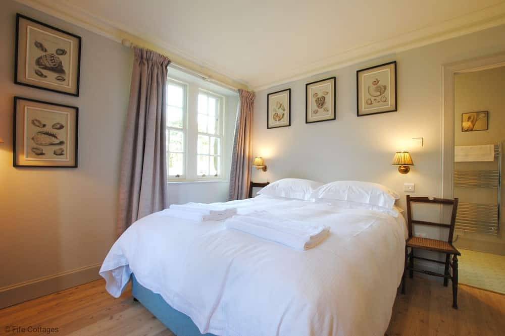 Stunning romantic one bedroom lodge in St Andrews, Fife region