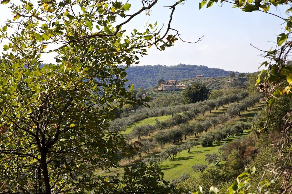 Appartamento intero, Love Nest : appartamento panoramico con piscina riservata per massima privacy in Gualdo Cattaneo, Perugia e dintorni