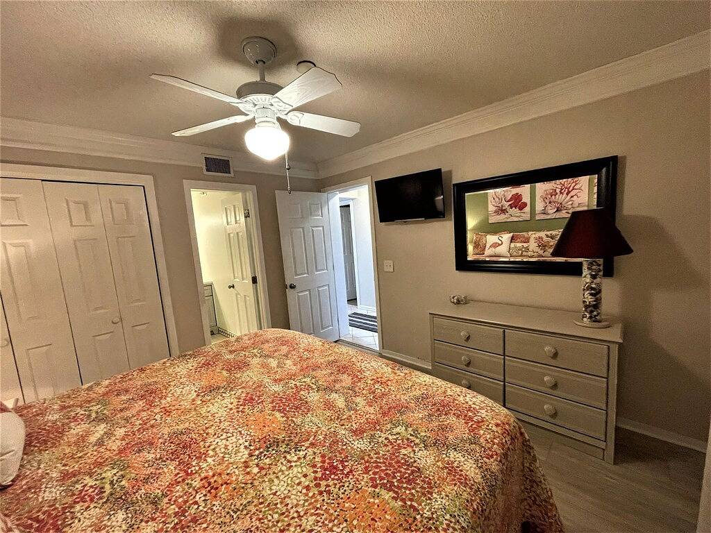 Ganze Wohnung, Admiral's Row 424 | Ocean Views, Tennis, Pickleball & Beach Access in Beaufort County