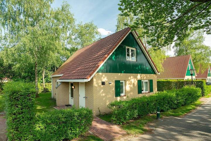 Ferienhaus für 4 Personen, mit Terrasse und Pool