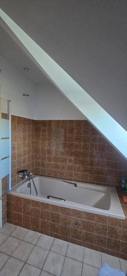 Location de vacances pour 6 personnes, avec jardin et terrasse à Pleucadeuc - 2