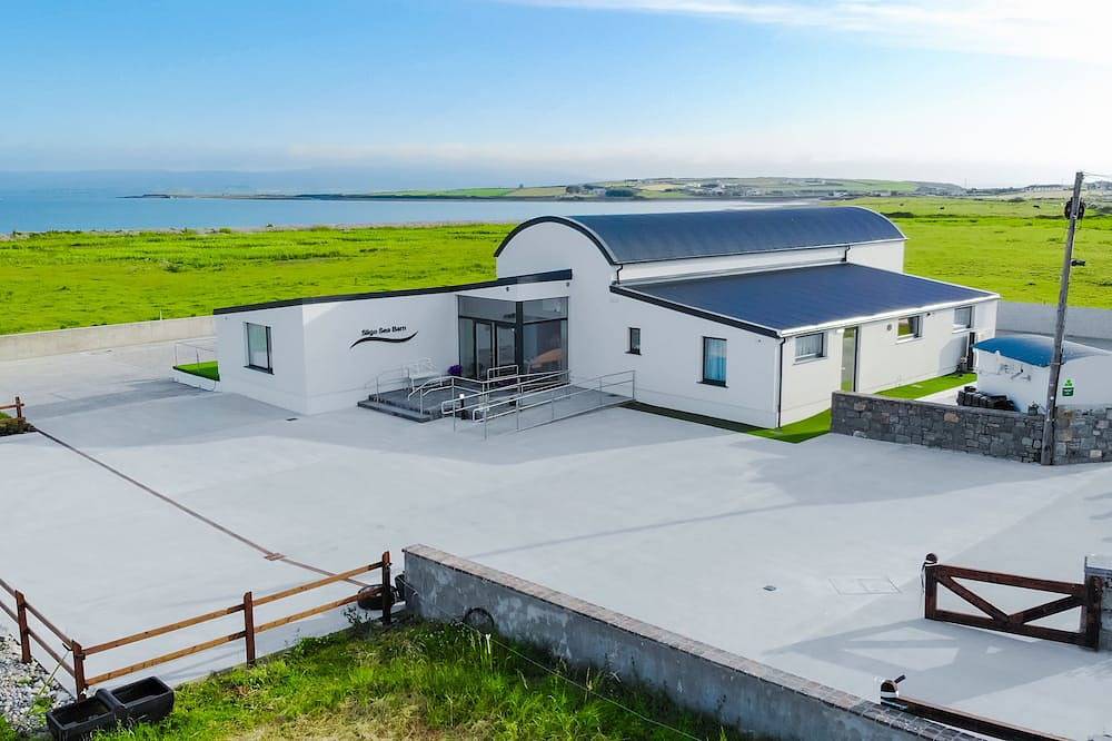 Luxury Villa, Six En-suite Bedrooms, Paved Path to Sea, Personalised Service. in County Sligo