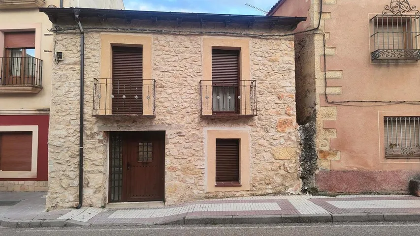 Casa de vacaciones para 7 personas, con vistas además de jardín y terraza, Se admiten mascotas - 1