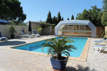 Gîte pour 2 personnes, avec jardin ainsi que terrasse et piscine à Saint-Nazaire-d'Aude