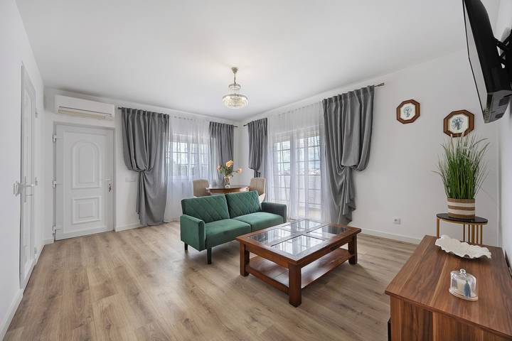 Ferienwohnung für 2 Personen, mit Garten und Whirlpool