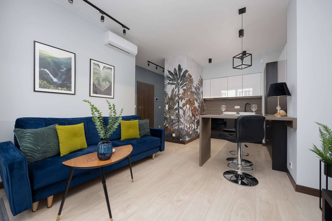 Ganze Wohnung, Elegant Apartment | Parking, Balcony, Air Conditioning in Warschau, Masowien