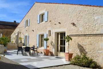 Gîte pour 12 personnes, avec jardin à Cabariot