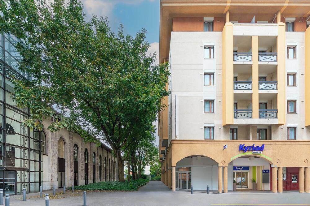 Apartamento entero, Secure downtown studio with hotel services Pets welcome in Chambéry, Chambéry region