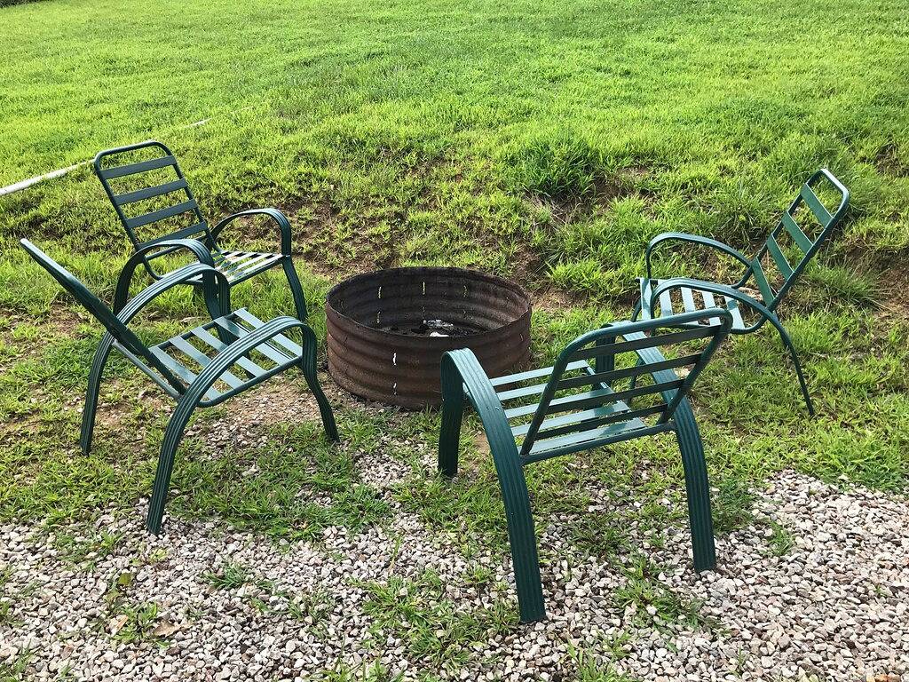 Minuten zu den Höhlen; 5 + Acres, Wi-fi, Whirlpool, Grill, Feuerstelle, Haustiere erlaubt! in Hocking Hills